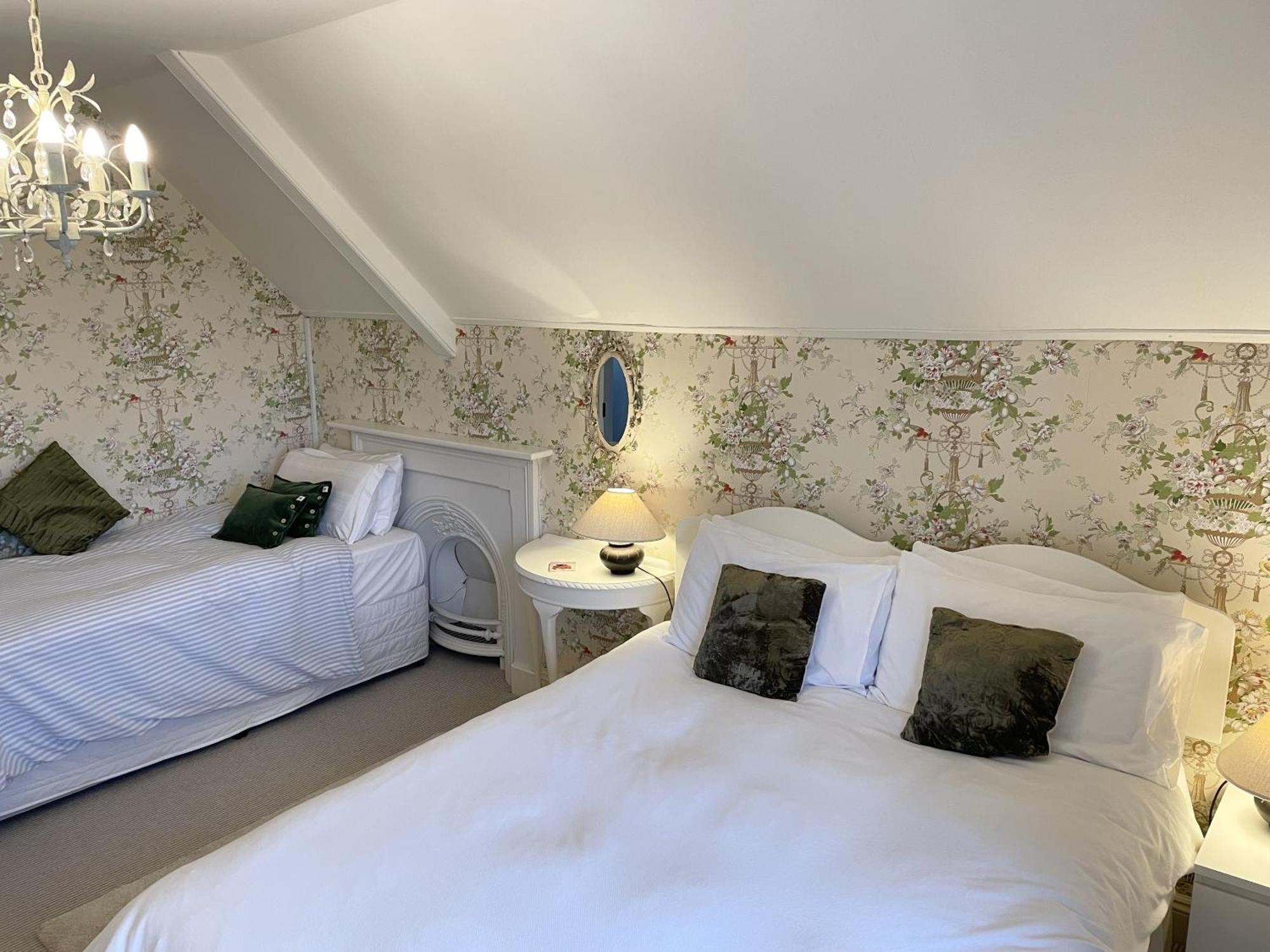 The Mount Somerton Retreat - Nr Bruton, Glastonbury, The Spectacular Wells Cathedral, Millfield School, Leonardo Helicopters, Yeovilton Exterior photo